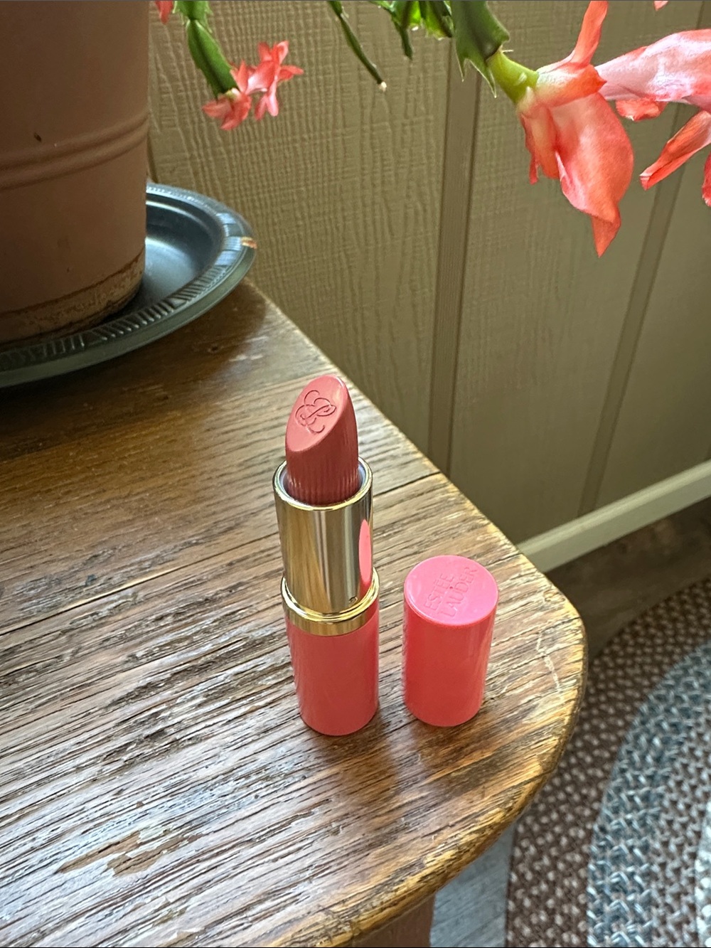 Estée Lauder Pure Color Lipstick Creme in 410 Dynamic